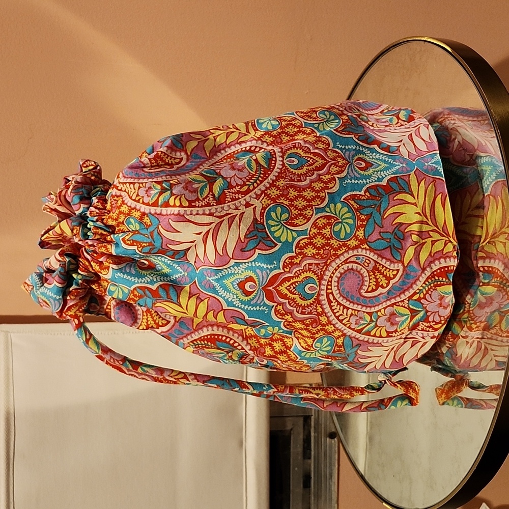 4/$20 Vera Bradley Pouch Bag